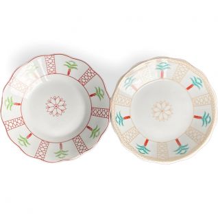 Saucer with decal design 001